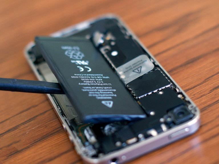 How to Extend iPhone Battery Life: 14 Settings to Change Right Now
