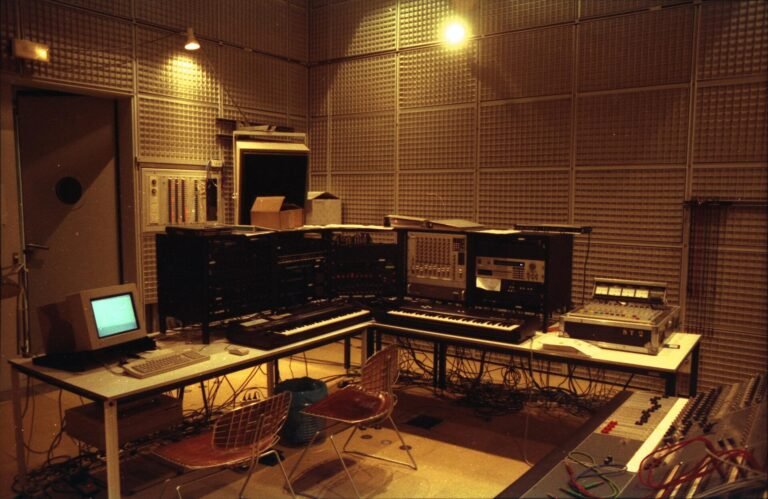 An IRCAM studio in 1989