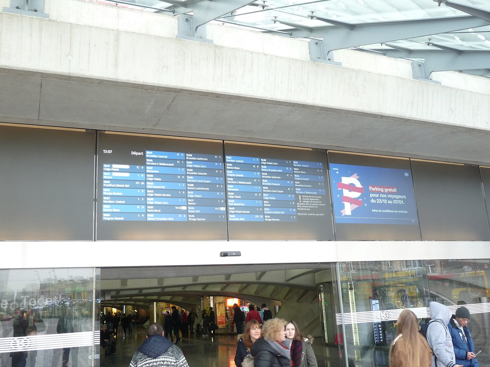 Luik Guillemins glas display 1